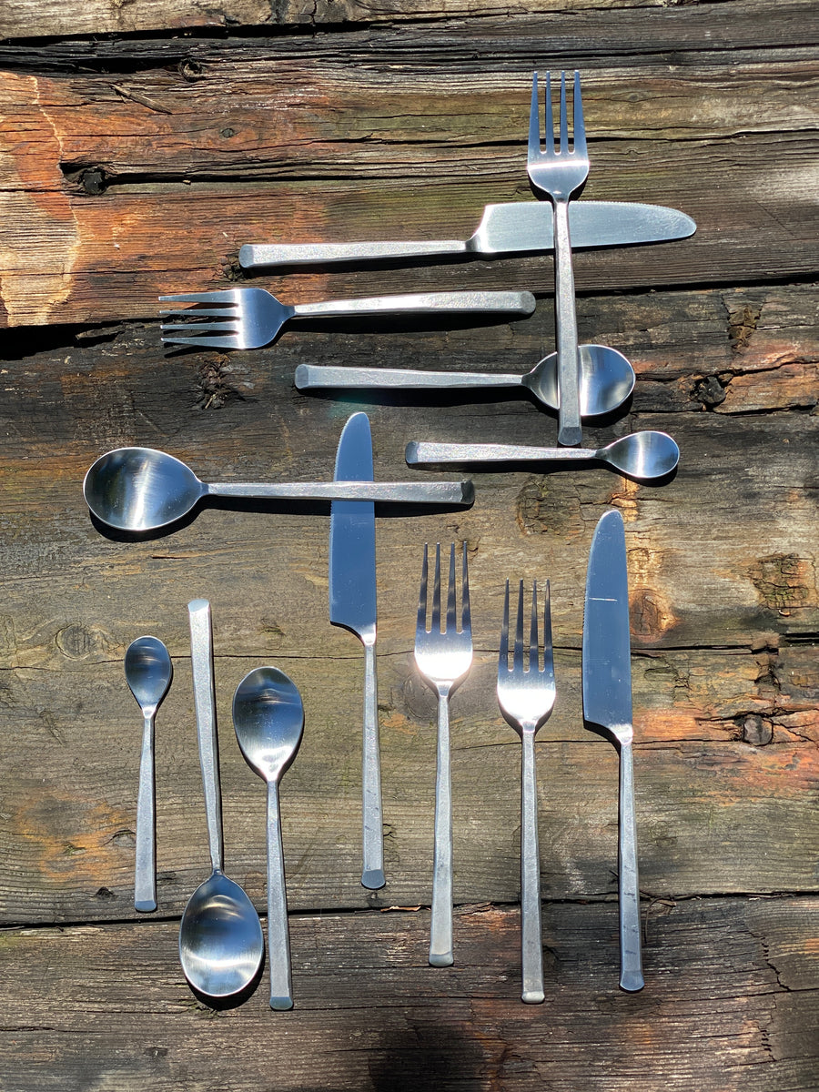 Montes Doggett Forward Slate Stainless Flatware, 7 pc per set